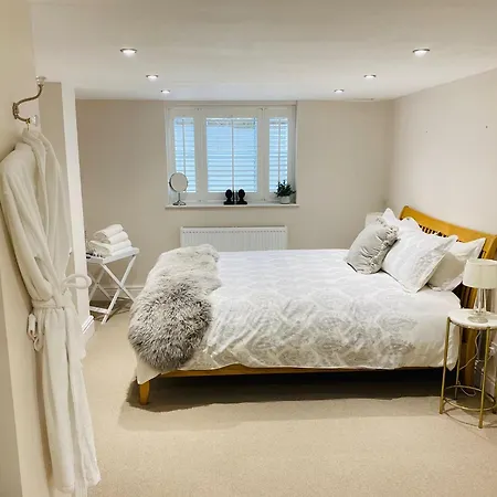 Villa Elegant Luxurious Refurbished Meticulous à Alderley Edge Extérieur photo