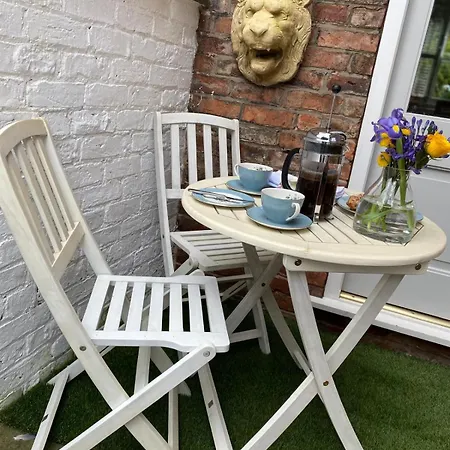 Villa Elegant Luxurious Refurbished Meticulous à Alderley Edge Extérieur photo