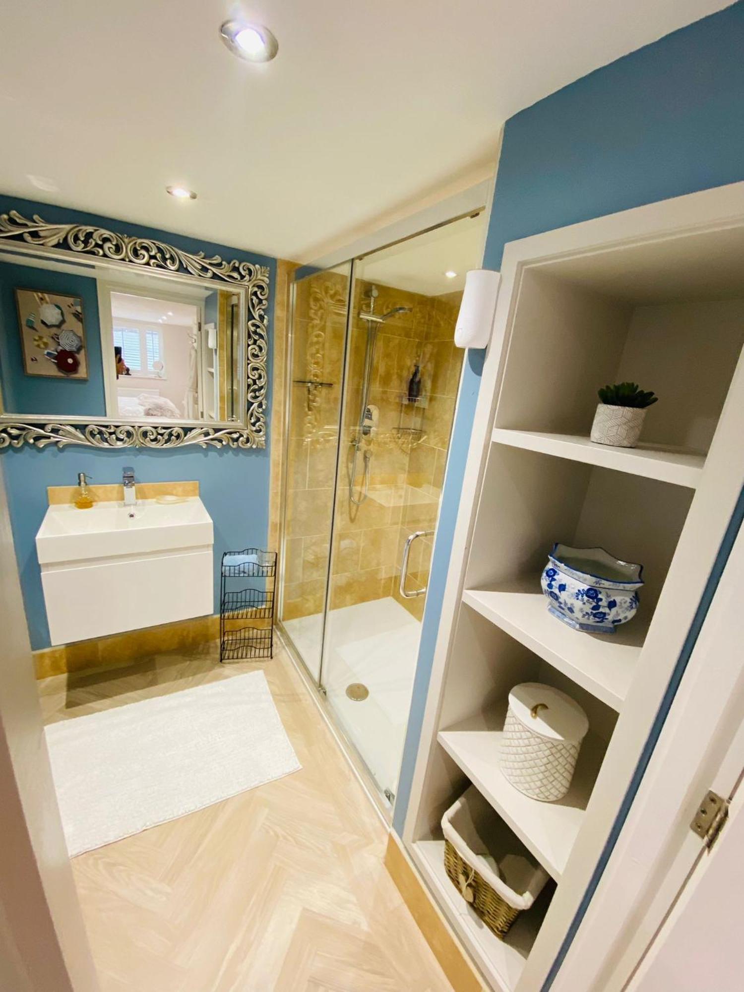 Elegant Luxurious Refurbished Meticulous * Alderley Edge