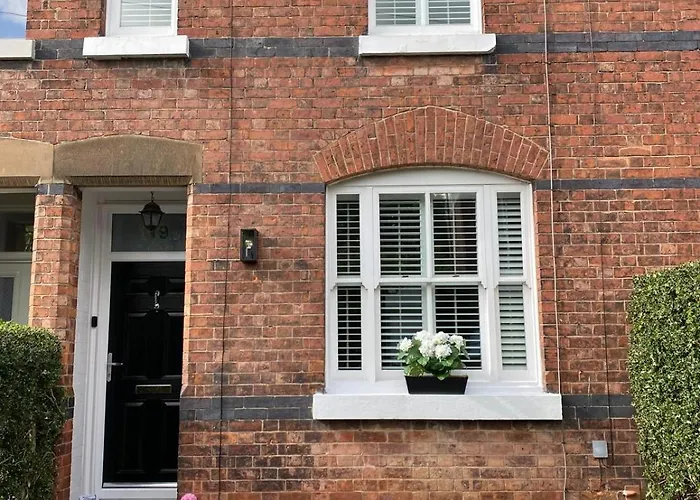 Elegant Luxurious Refurbished Meticulous